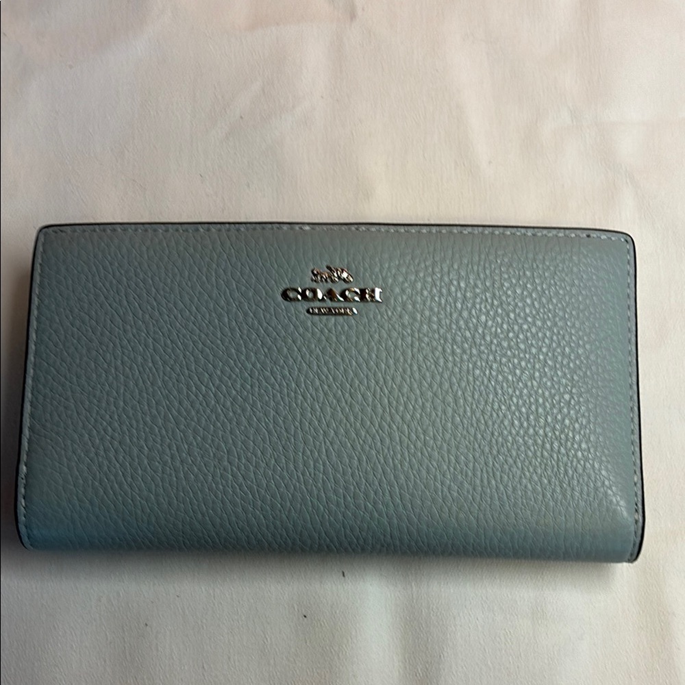 EUC. Coach Slim Zip Wallet. C8329